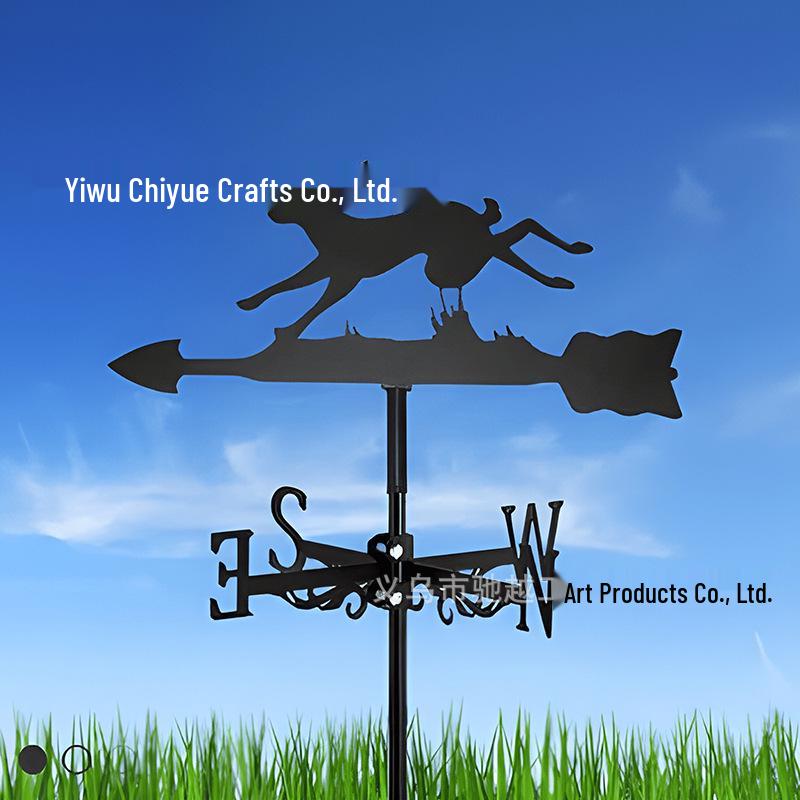 Weather Vane Ornament: Outdoor Wrought Iron Spray-Painted Roof Decoration Metal Craft