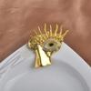 Retro Baroque Style Gold Eye Brooch Long Pearl Tassels Vintage Women Lapel Pin for Bridesmaid Dress Decor Nice Gift