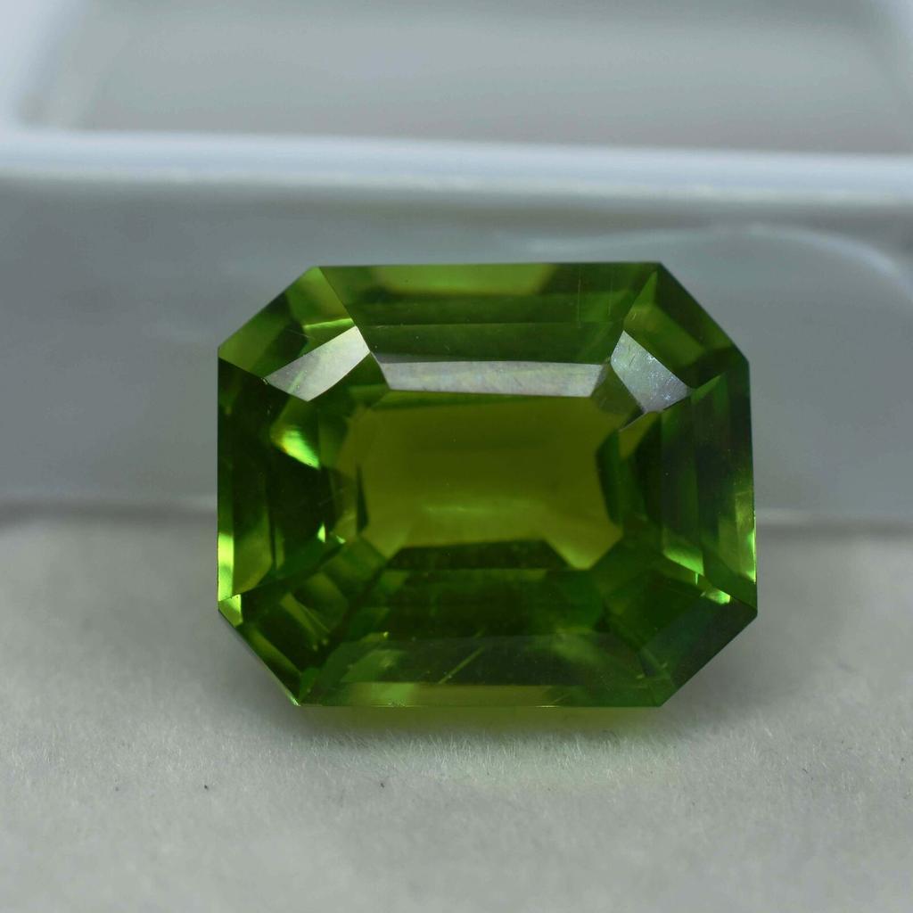 10.20 Ct Natural GREEN Peridot EMERALD  Shape   Rare Loose Gemstone