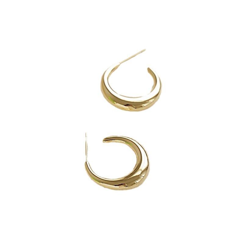 Stylish and Simple C-shaped Stud Earrings for Women's Light Luxury Niche Design Sense Cold Wind Metal Circle Earrings New