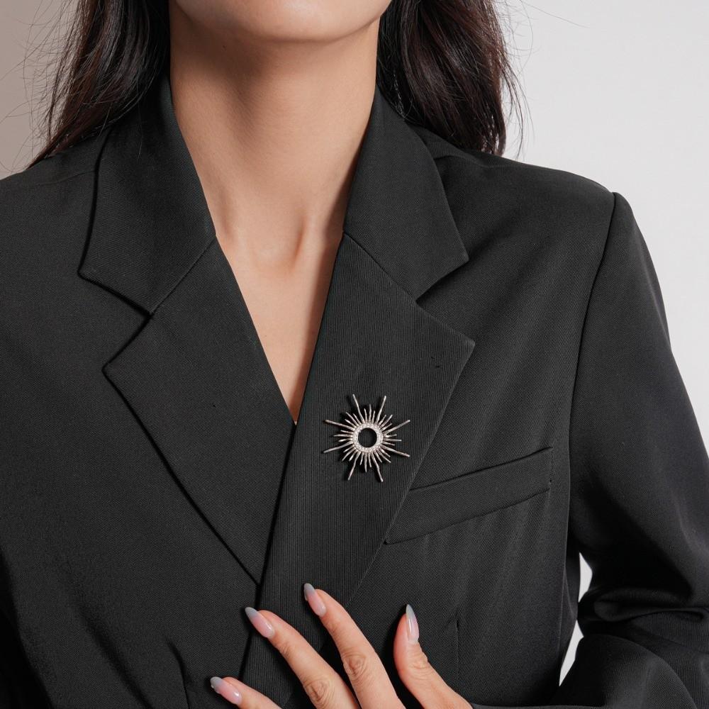Vintage Zircon Sun Brooch Banquet Metal Glossy Brooch Long Hollow Sun Pin  Party