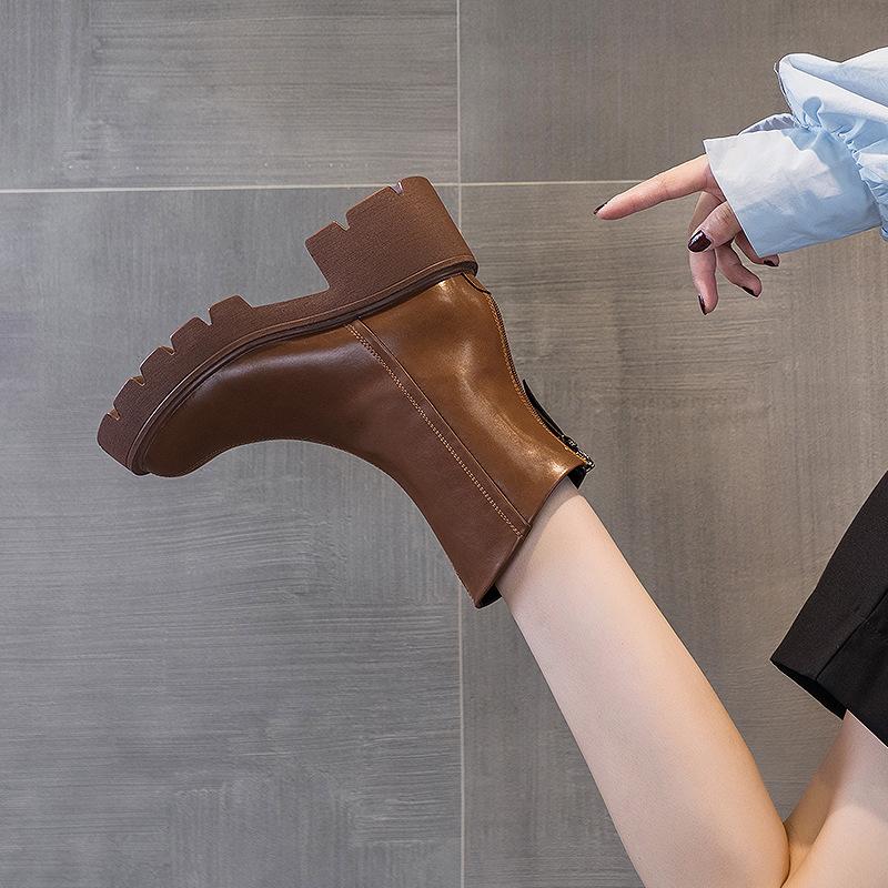 

Короткие однотонные туфли до середины икры универсальны и модны 40 чёрный