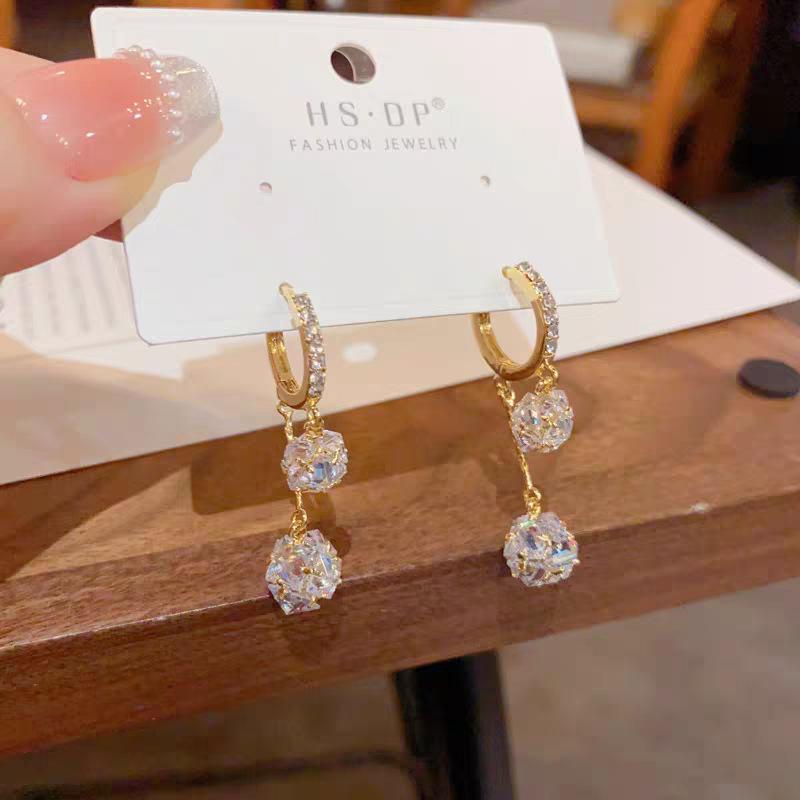 Light Luxury Fashion Earrings Super Flash Zircon Ball Fringed Ear Buckle Temperament Design Exquisite Versatile Earrings