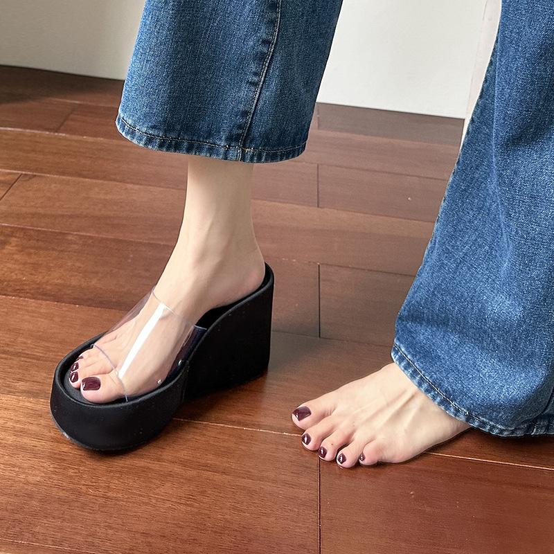 

Thick-soled slippers for women s summer wear, new transparent heel-increasing cool slippers. 39