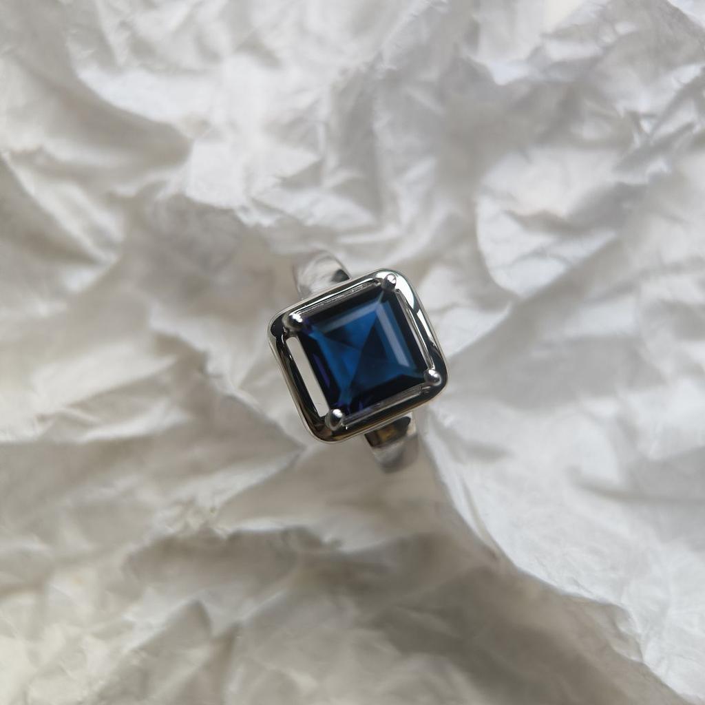 Silver Ring with Nano Sapphire 1.975ct, Item Weight 4.19 Gr (2189091)