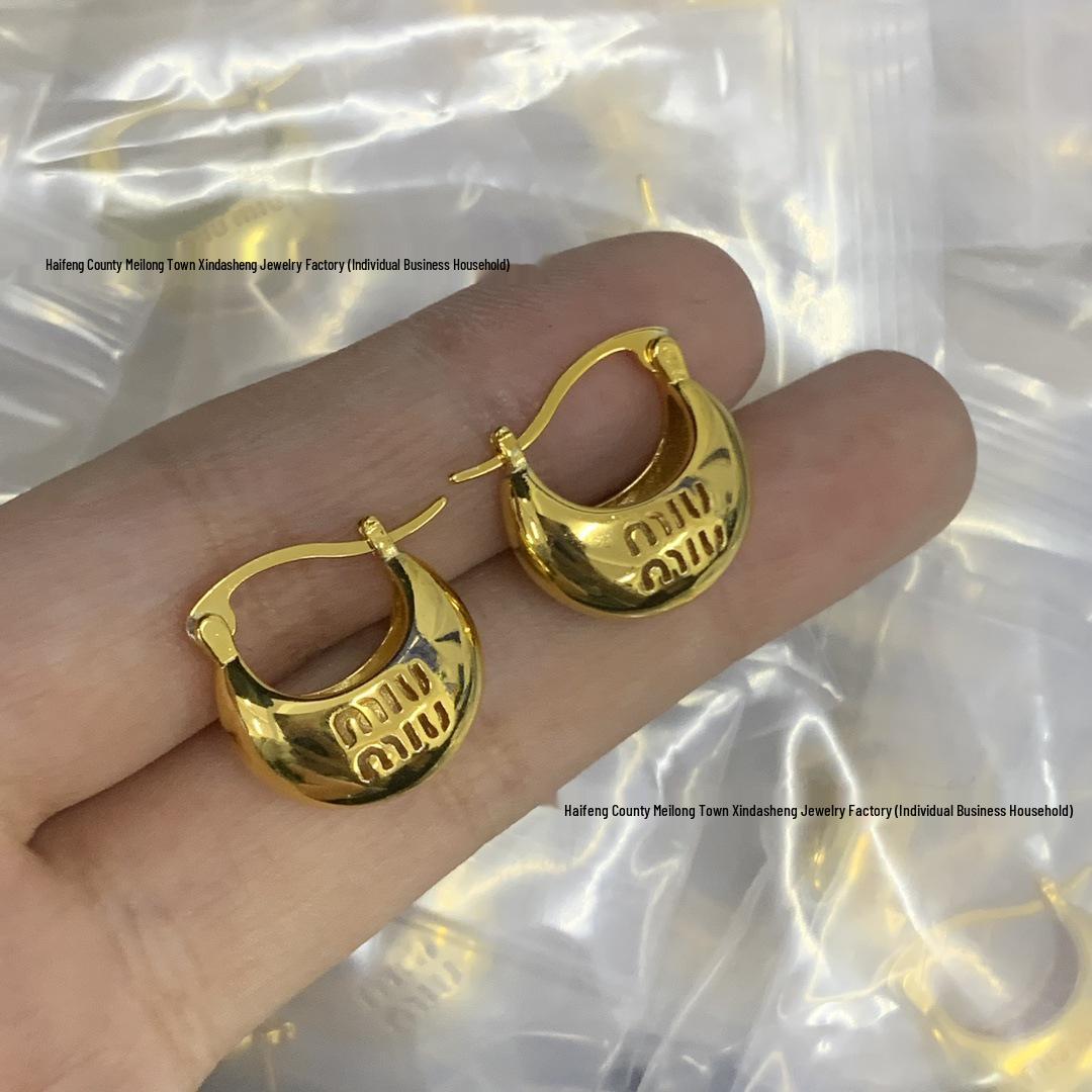 

Серьги-пусеты Miu Miu Сердце Эмаль - Женская Мода Универсальные Высокая Версия Ювелирные Изделия с Буквами Miu