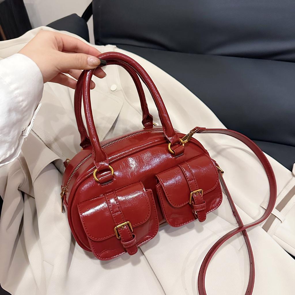 Retro Trend Korean Niche High-end Texture Fashion Portable Pillow Bag Female Versatile Foreign Style Commuter Messenger Bag