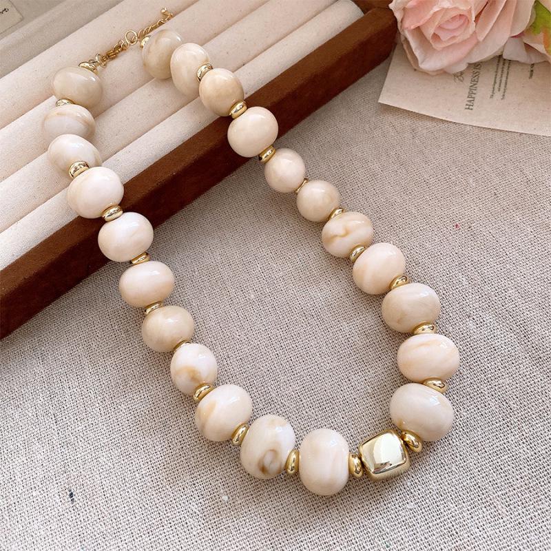 Elegant Summer Acrylic Beaded Necklace: Fashionable Round Clavicle Chain Jewelry