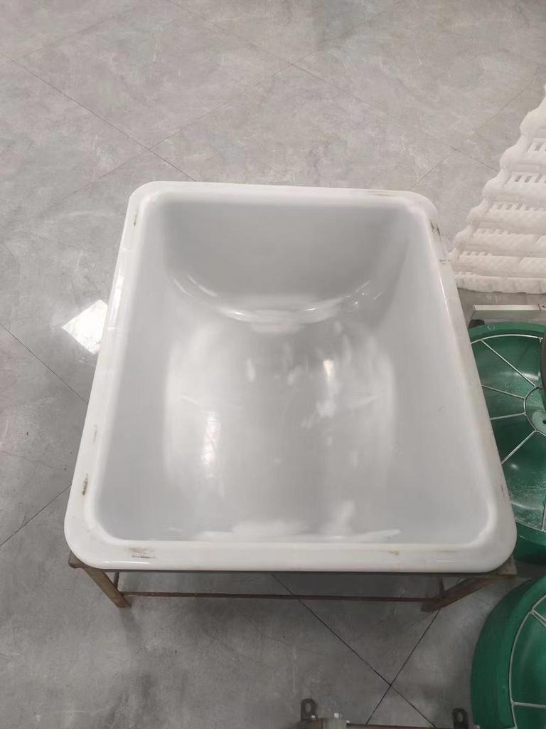 Heated Stainless Steel & Plastic Feed and Water Trough for Sheep and Cattle