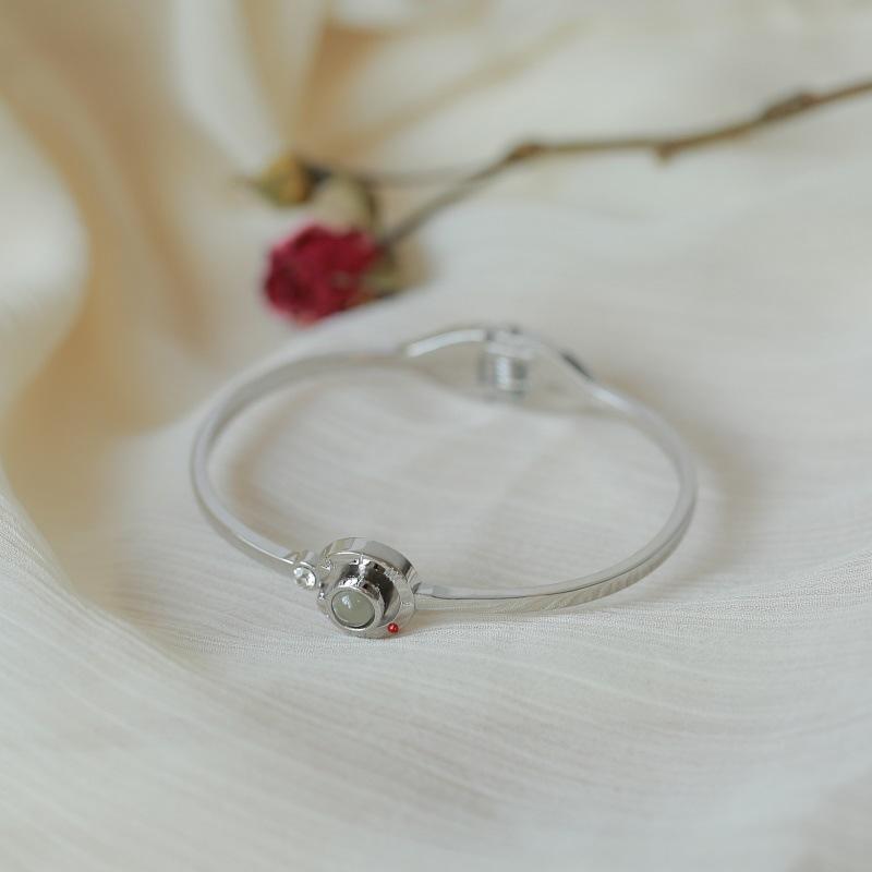 Bracciale versione coreana popolare per il pendolarismo quotidiano bracciale ad apertura a molla semplice bracciale femminile versatile alla moda personalizzato semplice