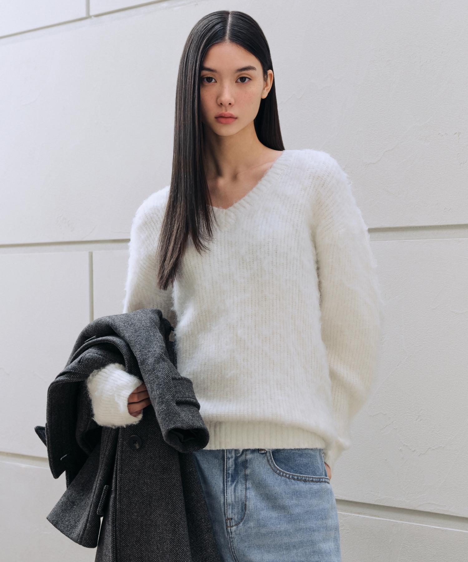 Musinsa Standard Woman Women S Hairy Relaxed V-Neck Knit [Ivory] Ivory/S