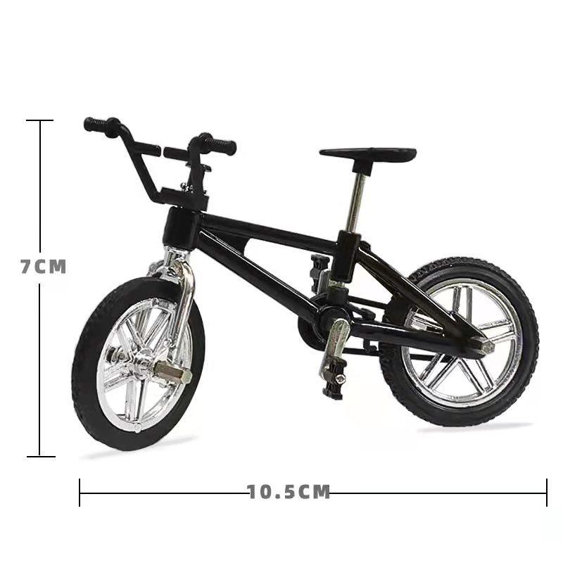Mini Finger Bike, Skateboard, Scooter & Pants Toy Set