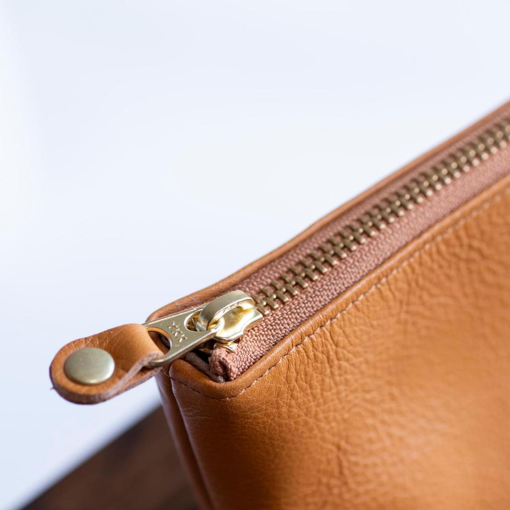 artigianoworks Leather Pouch Accessory Case for Women and Makeup Greige (Himeji, Japan) Men, Cowhide, Travel, Pouch, Bag-in-Bag, apo-01cs,