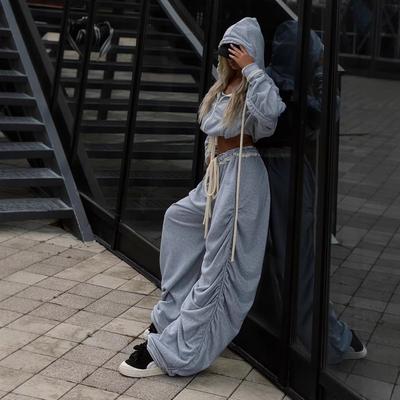 Unabhängige Station Neues Damen-Set Trend Falten INS-Stil Kapuzen-Träger-Strickjacke Farbpassende Hosenanzug