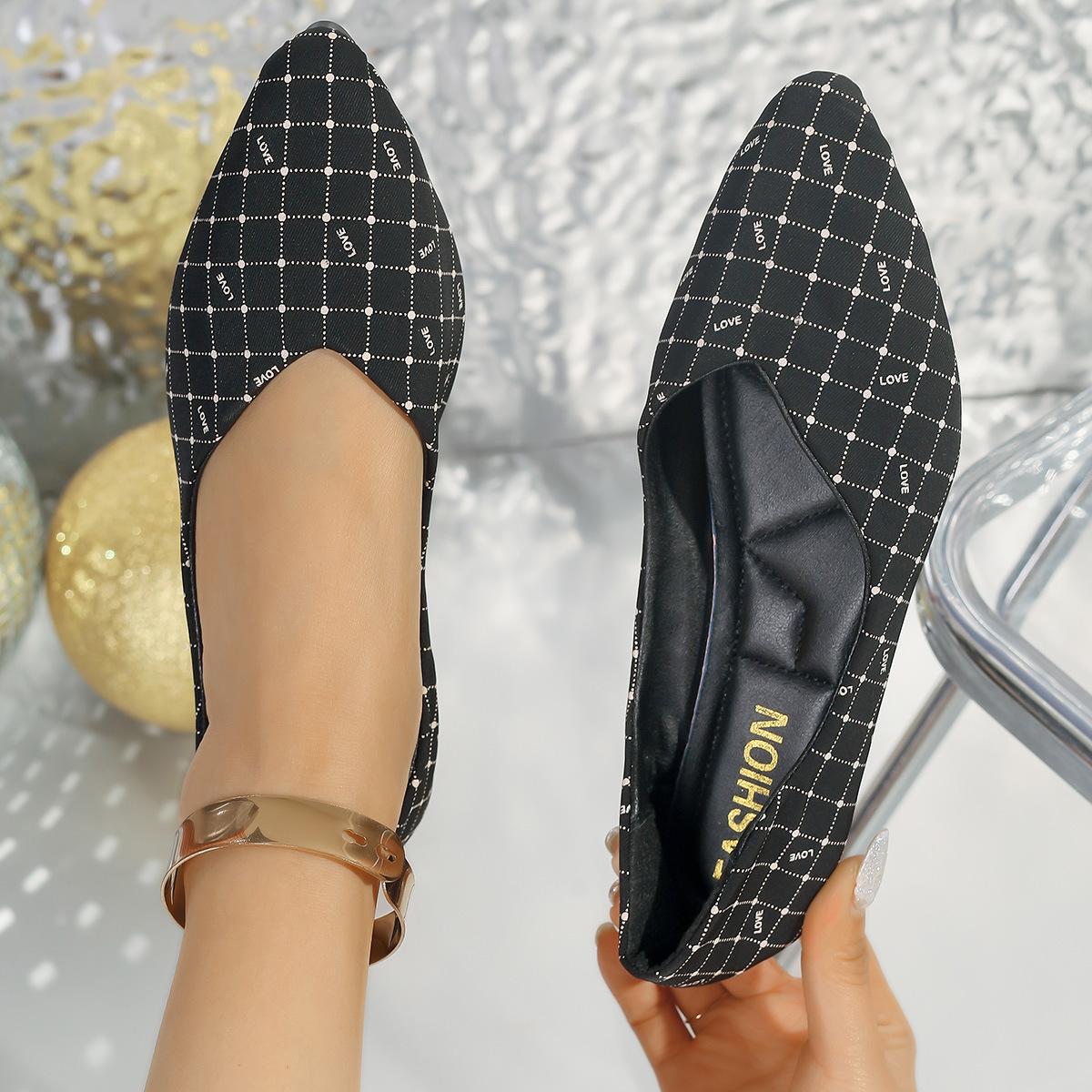 

Большие размеры повседневные одинарные туфли женские летние 2025 года новые одинарные туфли на плоской подошве с плоским каблуком женские универсальные одинарные туфли на плоской подошве с острым носком 43 чёрный