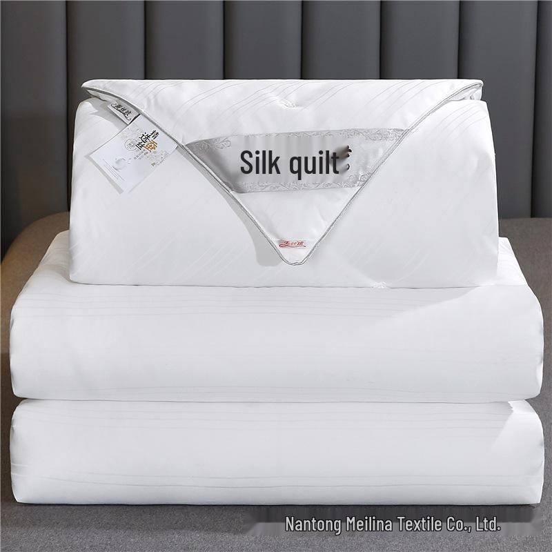 Crystal Home Textiles Silk and Cotton Layered Quilt - 60% Cotton, Mulberry Silk, Ideal for Spring and Autumn.