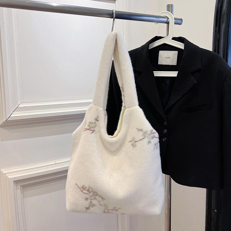 Korean Style Winter 2025 Plush Handbag - Versatile Single Shoulder, Large Capacity, Chinese Design