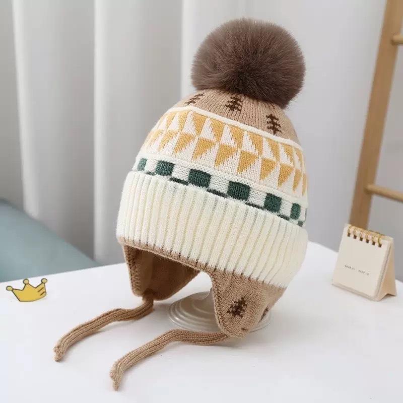 Children's hats keep warm in autumn and winter, boys and girls, small trees, windproof, Lei Feng ear hats, baby knitted thickened wool hats