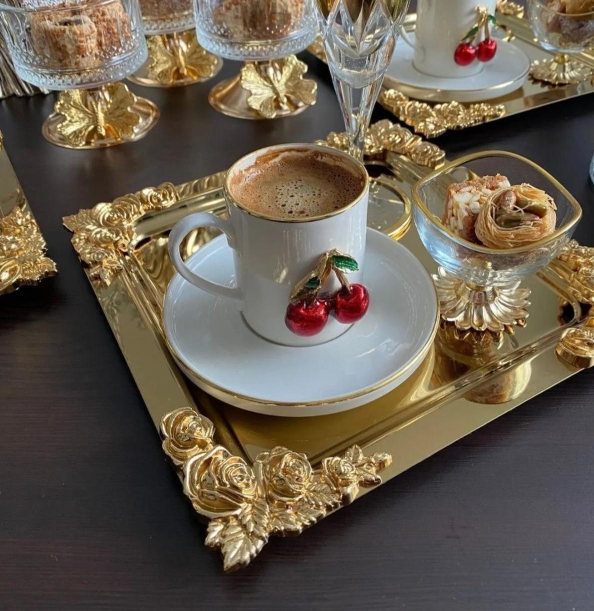 

Complete Gold Detailed 18/10 Steel Coffee Serving Tray 1 Piece Home Kitchen 21x21 Cm жовтий