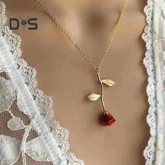 Choker Necklace Rose Flower Leaf Charm Women Necklace Exquisite Design Shiny Lightweight Pendant Necklace