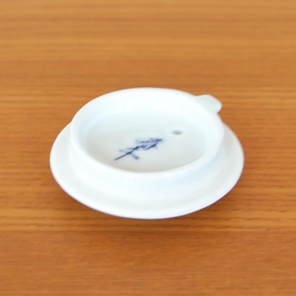 Stylish and cute compact soy sauce Arita made in with a rim dispenser, ware, 110ml, Japan, ceramic, porcelain, pattern.