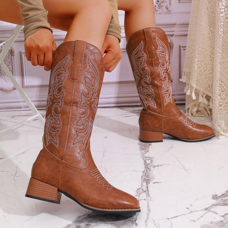 

Зимние ботинки на грубом каблуке в стиле вестерн, вышитые ботинки, высокие ботинки с круглым носком 41 коричневый