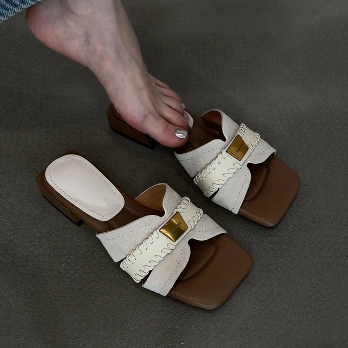 

Soft leather~ French niche design soft leather square head cool slippers women wear summer thick heel middle heel one-word sandals 40 белый