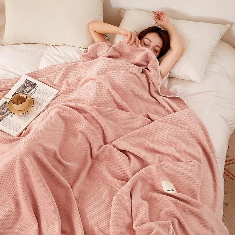 Nowy Waflowy Aksamitny Koc Gładki Czysty Kolor Zagęszczony Ciepły Mleczny Włókno Relaksacyjny Mały Koc