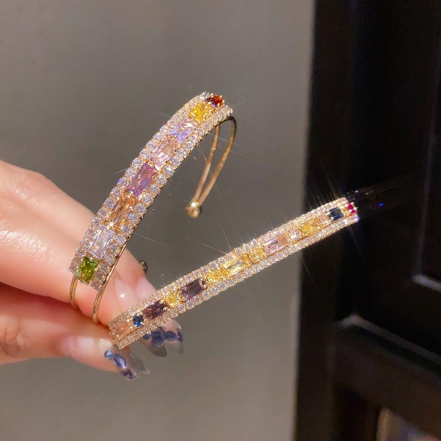 Bracciale a polsino a doppio strato quadrato con zirconi geometrici per un look da ufficio alla moda