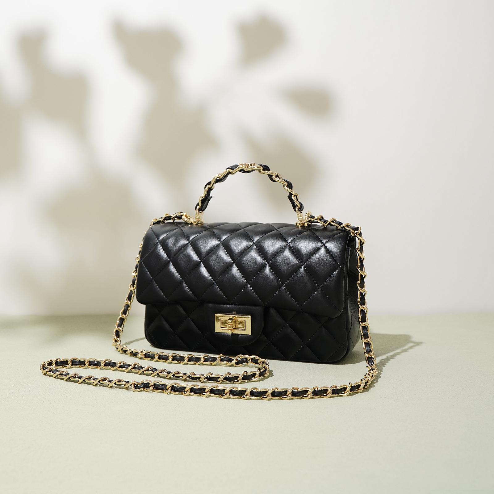 

Xiangjia Xiaoxiang 2025: Women s Cowhide Handbag, Shoulder, Messenger, Diamond Chain, and Boston Pillow Bags. зелений
