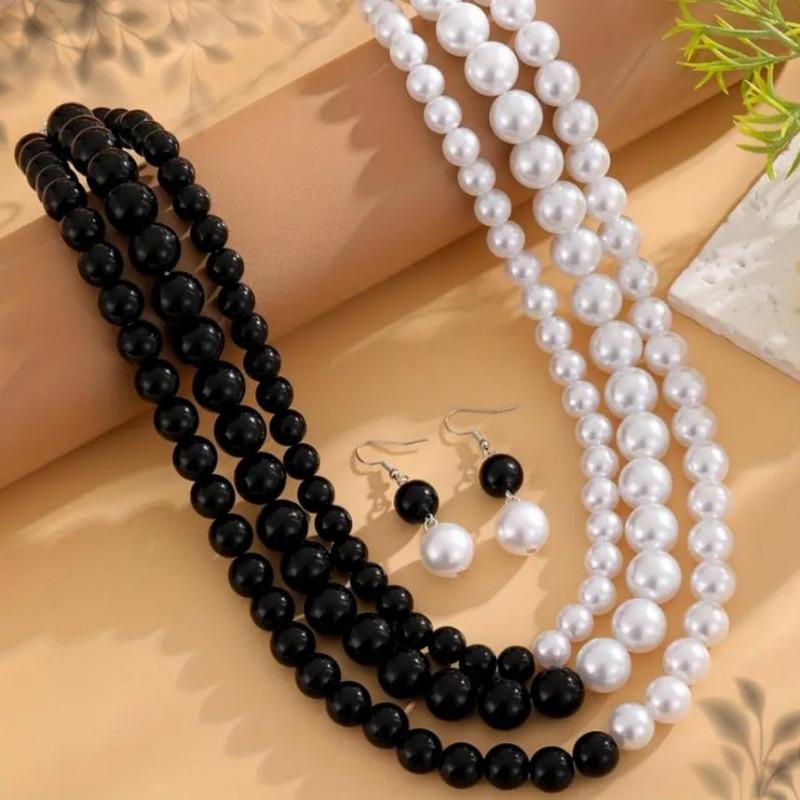 

Retro small fragrant splicing multi-layer black and white contrasting color imitation pearl necklace women s French beaded collarbone chain