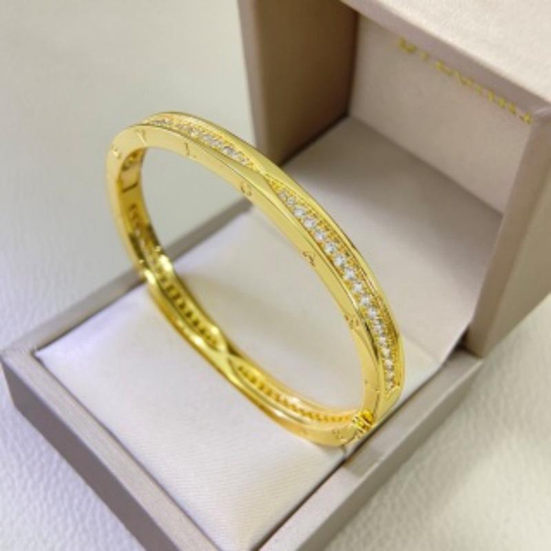 Women's Exquisite 18K Gold-Plated Zircon Bracelet - Light Luxury & Fashionable Design