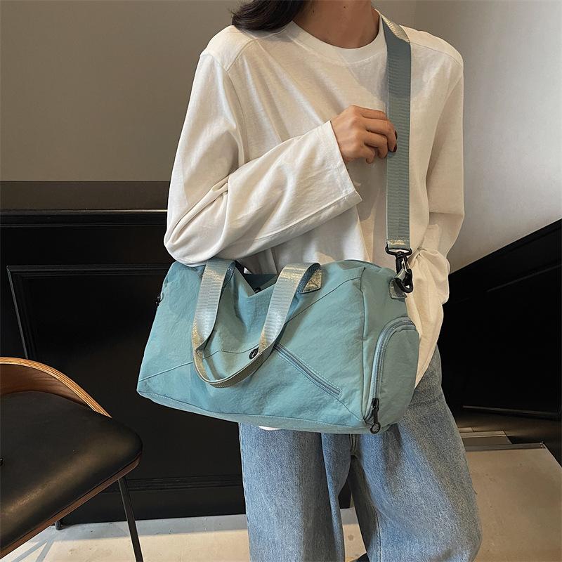 Travel bag women's new large-capacity travel bag niche design casual fitness bag personalized trendy shoulder yoga bag