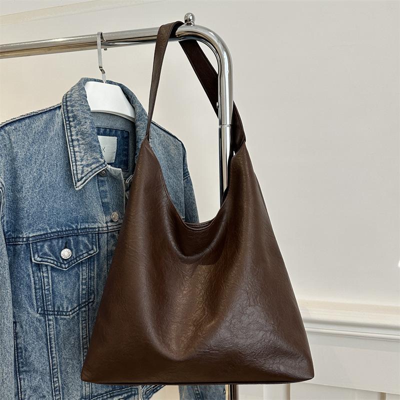 

2025 однотонная новая простая повседневная сумка через плечо с ремешком под мышкой осенне-зимняя вместительная ретро универсальная сумка