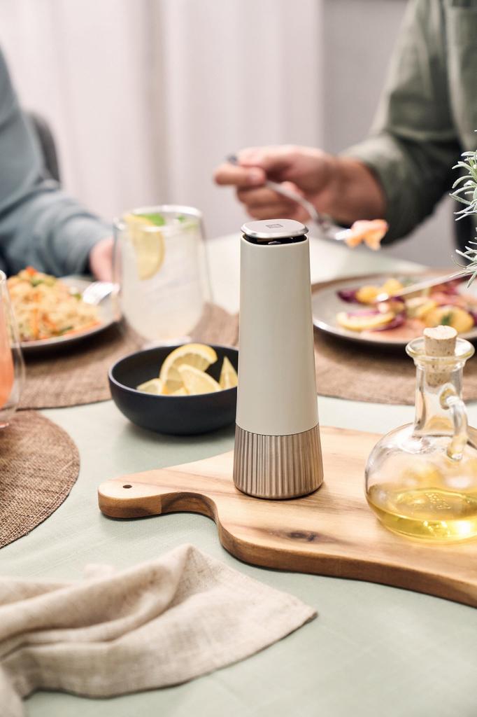 ZWILING Manual Ceramic Spice Mill for Rock and Pepper Japanese ZWILLING Spices "Ivory" Salt, Salt, [Official Product] Z1029-734