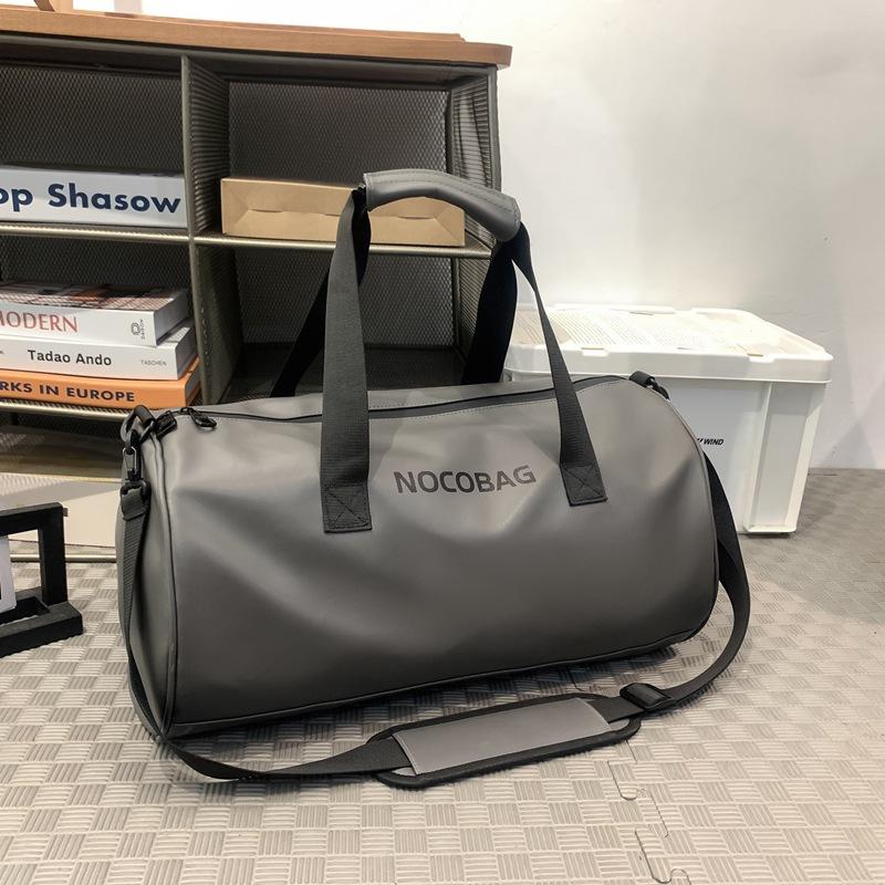 Fitness bag Large capacity messenger sports bag Cylinder training handbag Men's travel bag Large capacity sports bag
