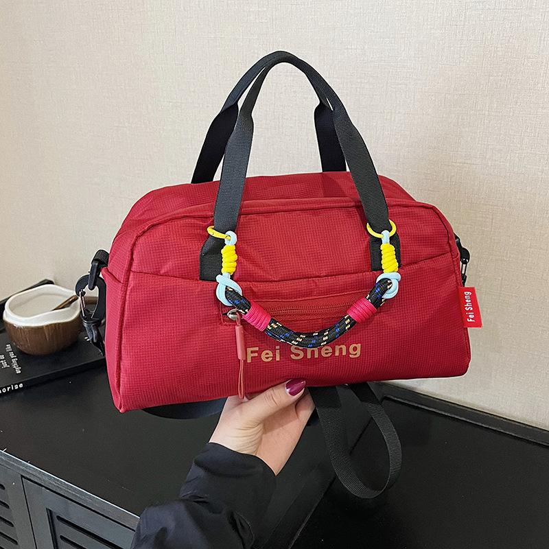 

Niche casual texture fashion pillow bag autumn and winter new large-capacity bag 2025 women s shoulder messenger bag красный