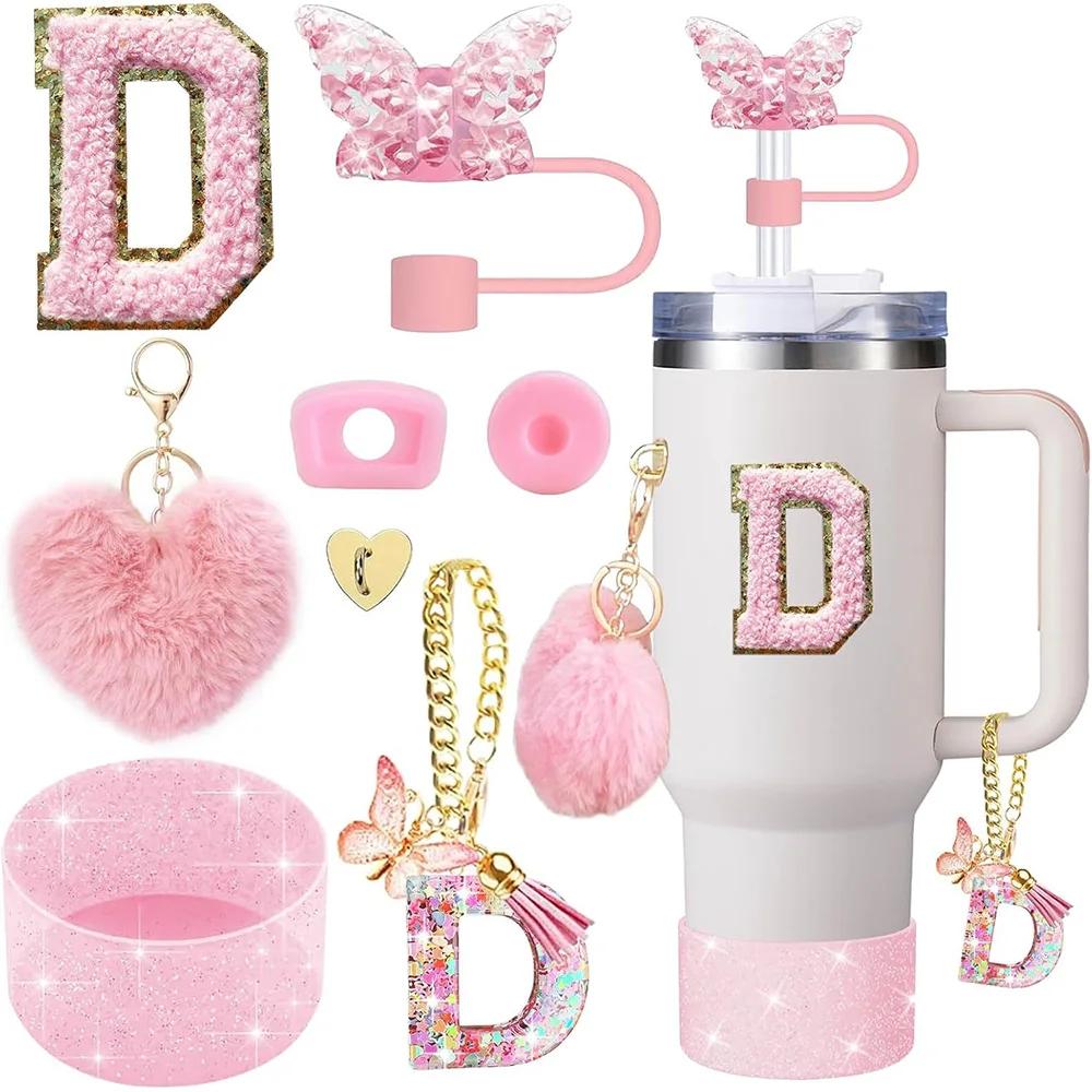 8 Pezzi Accessori per Tazza per Stanley Cup 30oz 40oz Include Coperchio Tappo Cannuccia a Farfalla Piedino in Silicone Maniglia Ciondolo Adesivo con Iniziali