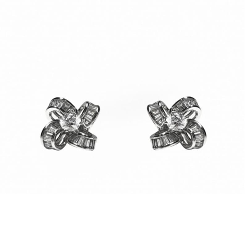 

LA PLANETE Fied Blossom Earring White