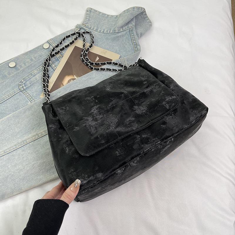 

Casual large-capacity deerskin fleece bag women s autumn new chain shoulder bag commuter bag tote bag чорний