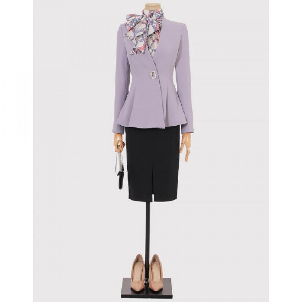 Win Classic Jacket With Brooch Set