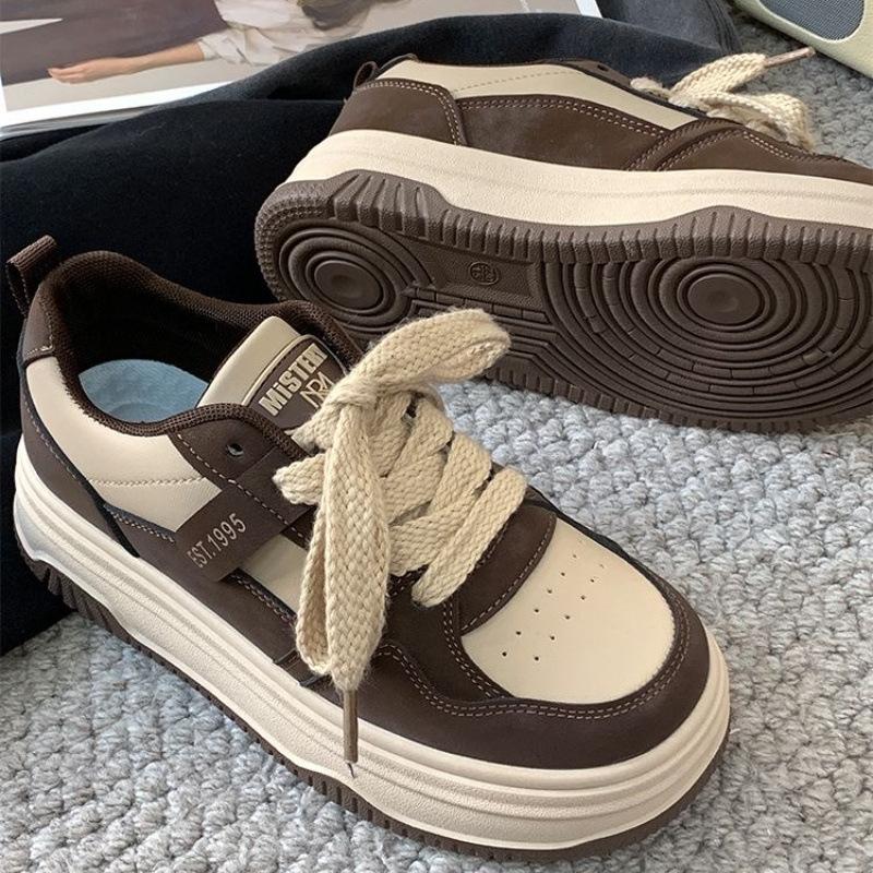 Board shoes women s 2026 spring new versatile casual sports shoes Hong Kong style retro women s shoes 35