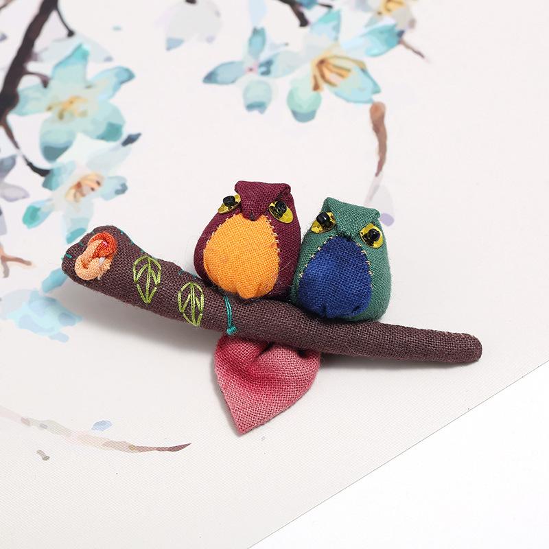 Original design handmade fabric embroidery brooch retro simple and elegant personality versatile corsage jacket bag accessories