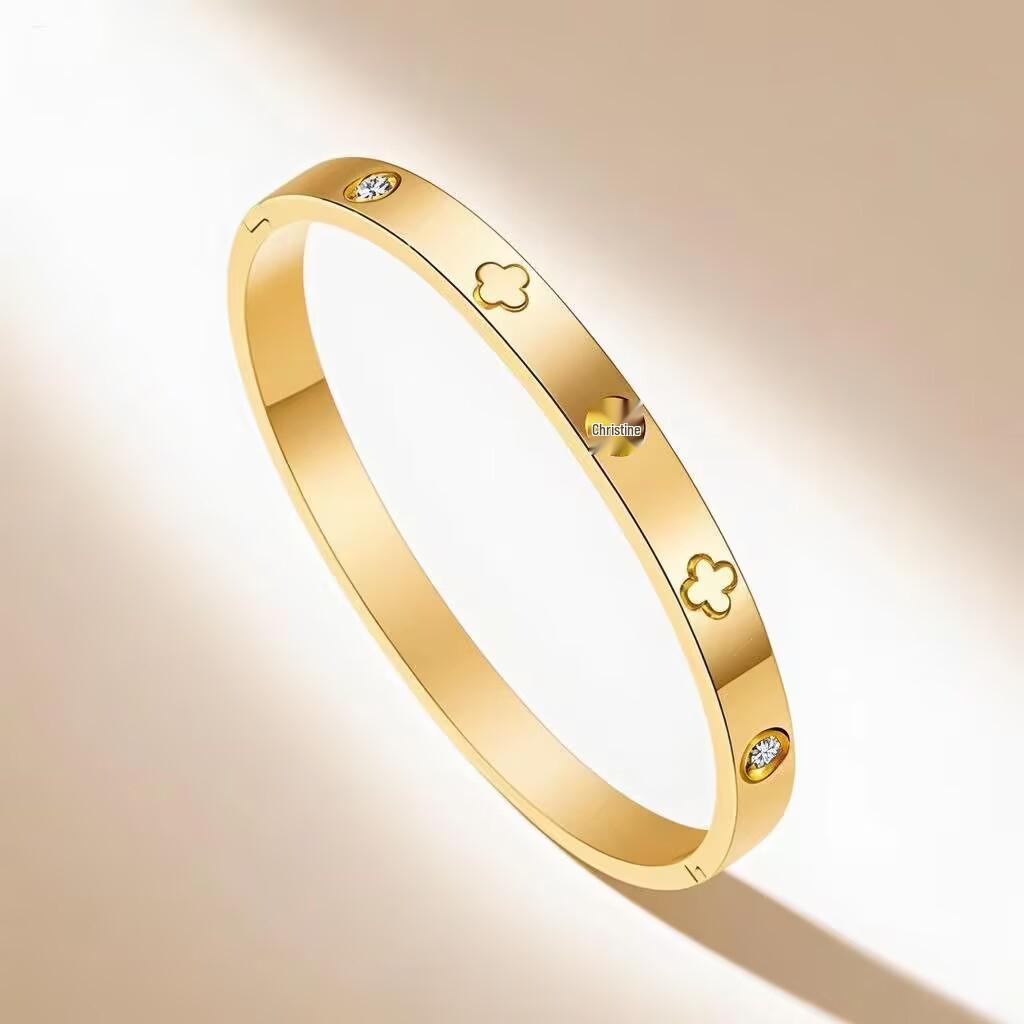 Summer Fashion Stainless Steel 18K Gold-Plated Bracelet Set for Women - Elegant, Simple Jewelry