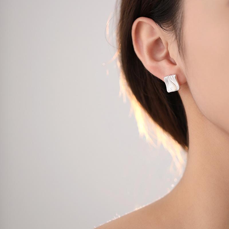 Square Stud Earrings Women's Light Luxury Niche Design Earrings, Water Drop-shaped White Fritillary Earrings for Girlfriend Gifts