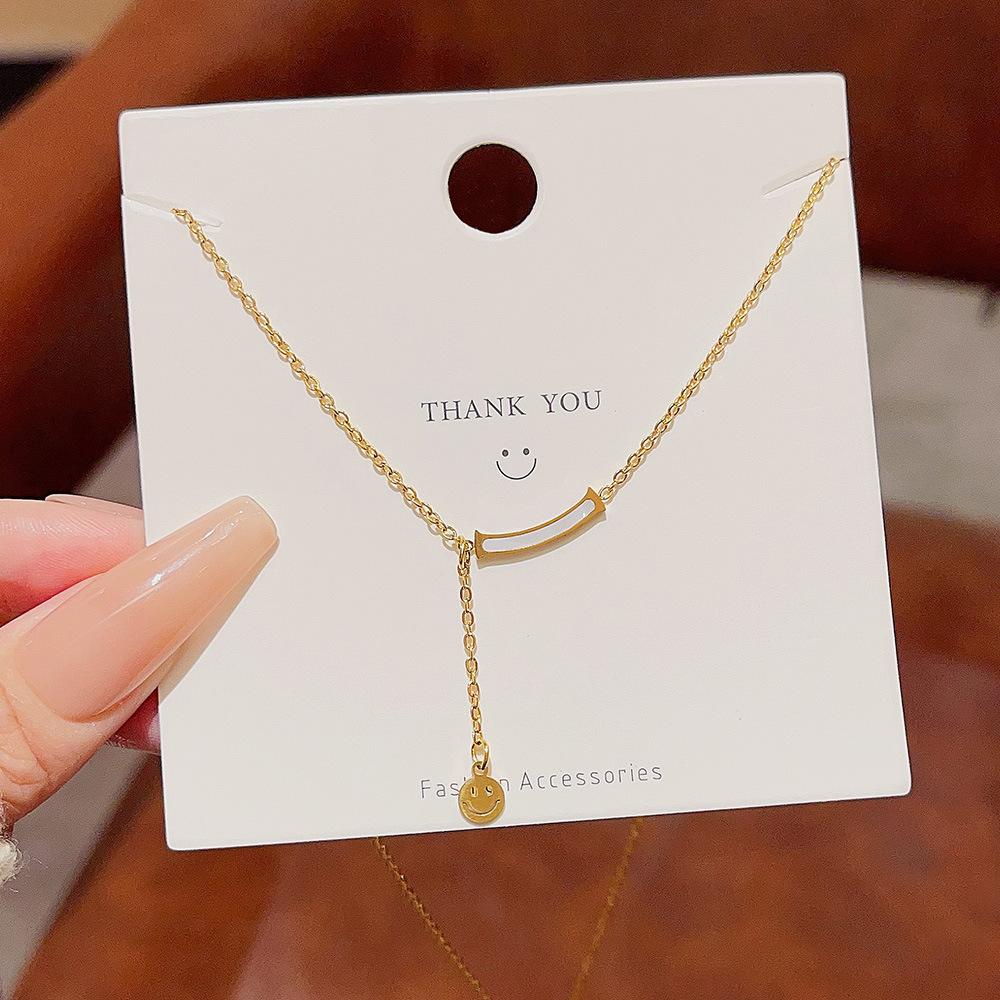

Исчезающее ожерелье с улыбающимся лицом, женская роскошная нишевая бижутерия, дизайн, продвинутый смысл, свитер, цепочка на шею, цепочка на ключицу.