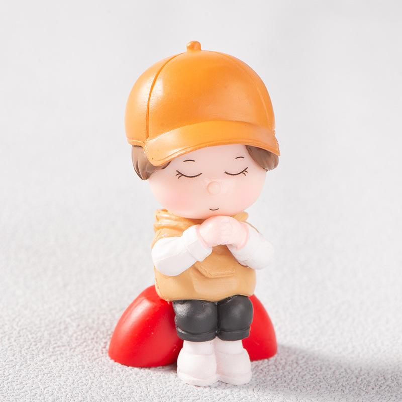Micro Landscape Decoration Cute Cartoon Wishing Couple Boy Girl Plastic Figure Office Desktop Car Decoration
