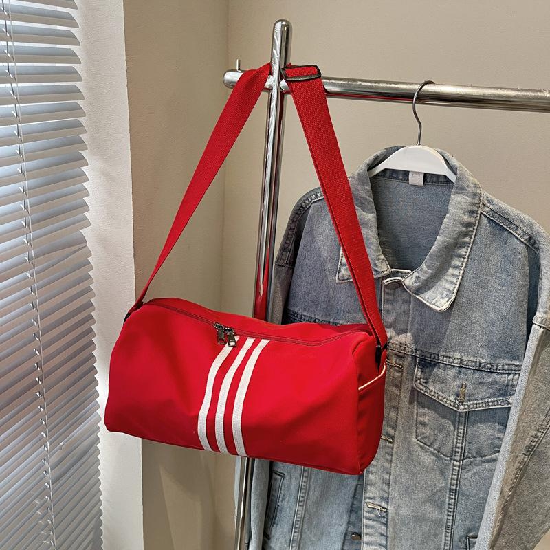 

Light sports and leisure toast bag women s large-capacity simple commuter messenger bag trendy underarm shoulder bag one size fits all красный