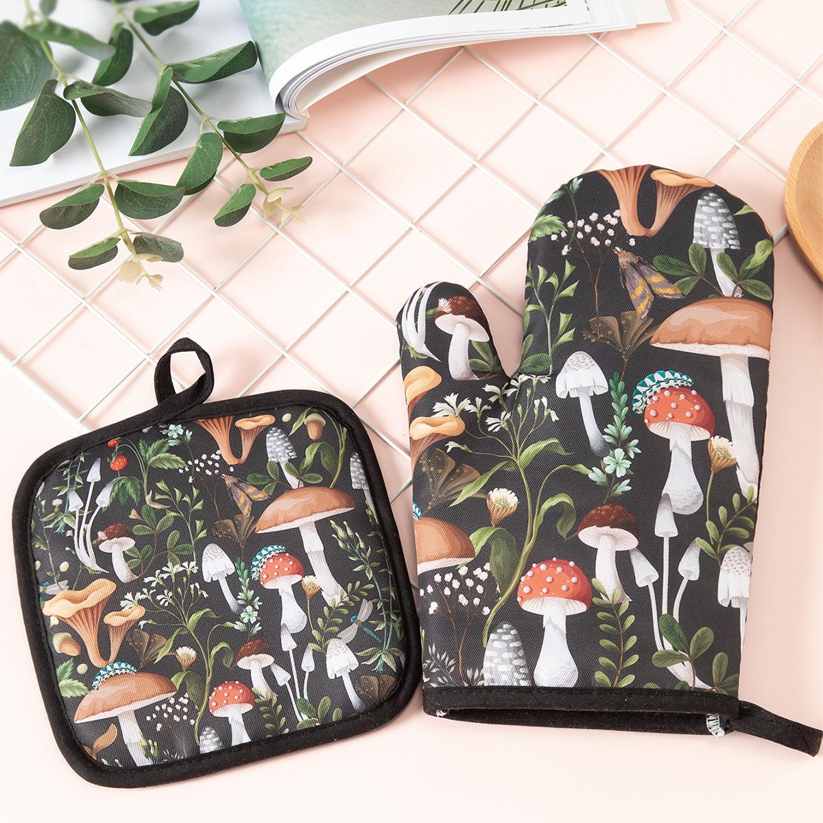 

Stay Warm and Safe in The Kitchen with 2-Pack Creative Heat-Resistant Gloves - Suitable for Microwave, Oven, and Dishwasher - Keep Your Hands Cozy