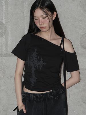 SWAYGLOW Eyelet Strap Off-Shoulder T-Shirt (Bk)